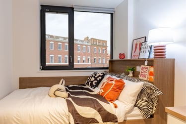 Bronze Plus Studio at Glassworks, St Thomas Street, City Centre, Bristol, BS16AE - Image 1